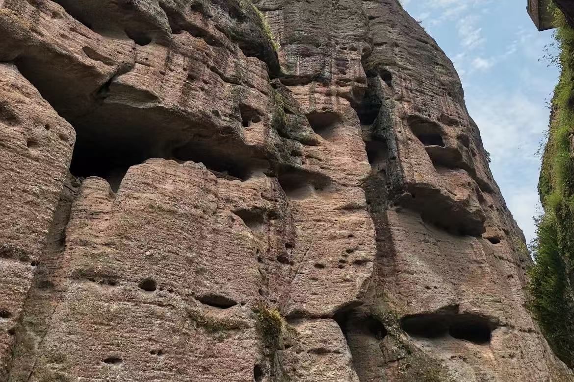 Xianshuiyan Cliff Tomb Group